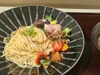 困惑の「あんこラーメン」食べたら...新たな扉が開いた　蔦×榮太樓の〝異色コラボ〟が日本橋三越に登場中