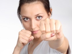 独女結婚争奪戦・ウケがいい「地味女子」が最強の強敵！