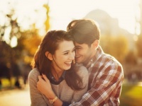 【新・LOVE理論】「メラビアンの法則」で忘れられない女になる方法