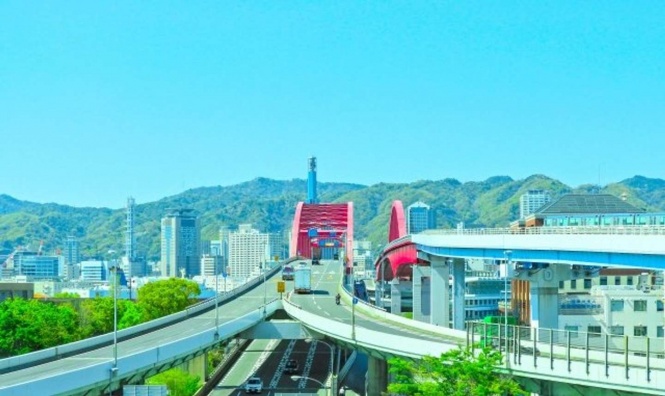 譲ってもらった席で風景を堪能 (画像はイメージ)