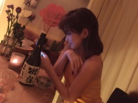Lilyさん宅でまったり紗栄子（紗栄子Instagramより）