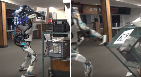 「2077年のAmazonプライム」と題された面白ロボット失敗動画（ジョーク・海外の反応）