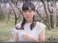 YouTube『茅野愛衣が日本酒を飲んで食べるだけ「かやのみ」告知動画』より。