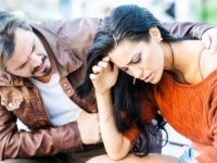 なぜ本命になれないの？「尽くす女」が愛されないたった一つの理由