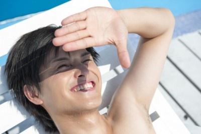ドン引き？　それとも好印象？　日焼け対策をしている社会人男性はなんと約○人に1人！