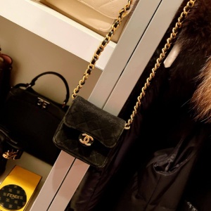 渡辺美奈代、20代で愛用のCHANELバッグにネット失笑「めっちゃ汚い」(1