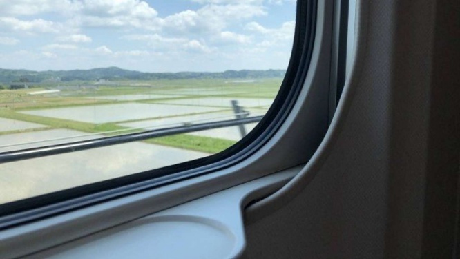 席を譲ってもらって...（画像はphotoAC）