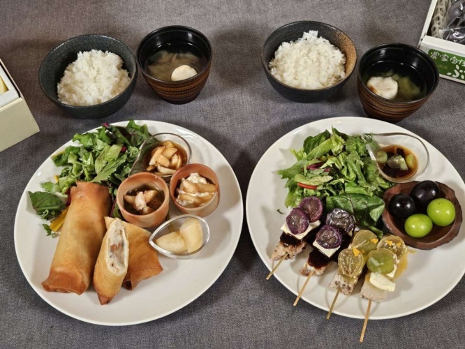 定食?(画像は編集部撮影)