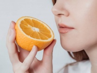 なじみのあるニオイを嗅ぐことがうつ病の症状回復につながるとする研究結果