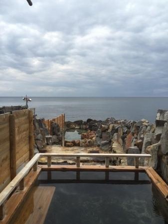 海の間近にある露天風呂もランクイン