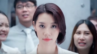 ユニークだけどセクシーすぎるタイのCMが話題に