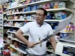 【忍者vs店員】正々堂々、刀で勝負を挑んだ戦いの行方は？