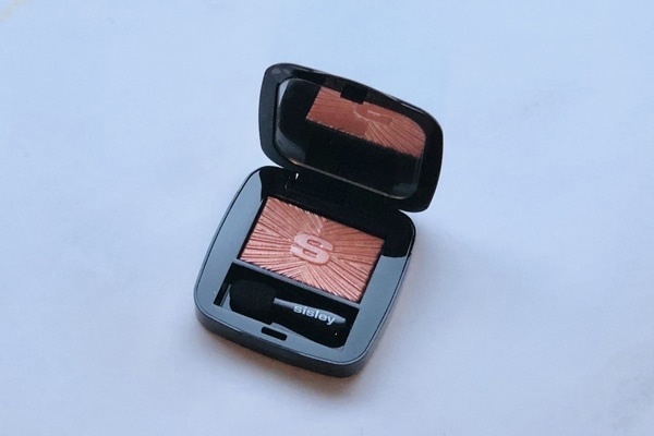 平日夜のクリスマスデート。仕事後に纏いたいメイクアイテム