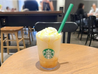 芳醇な洋なしと奥深い生キャラメルの出会い！スタバ『洋なし 生キャラメル フラペチーノ®』実食レポ