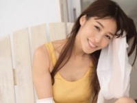 鷲見玲奈⒞文藝春秋