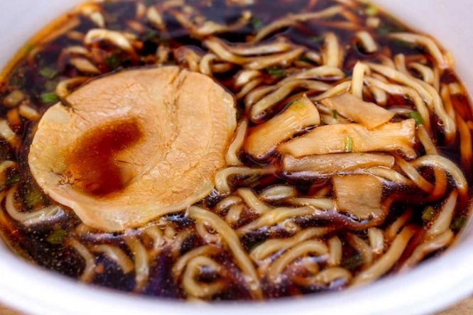 ヤマダイ「凄麺 富山ブラック」