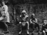 眼鏡技師が撮影した1950年代のシュールで奇妙な家族写真（アメリカ）