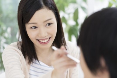 彼女気取りで●●しちゃう！　片思い女子がしがちな「痛行動」6パターン