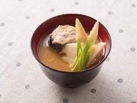 夏バテ対策にも？　野菜と相性抜群のパワーアップ「みそ汁」の作り方