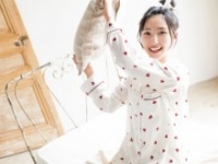 山崎エリイ1st写真集『ナイショだよ？』⒞主婦の友インフォス