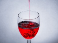 【調査結果】電気抵抗をゼロに近づける「超伝導」の決めては赤ワインだった!?