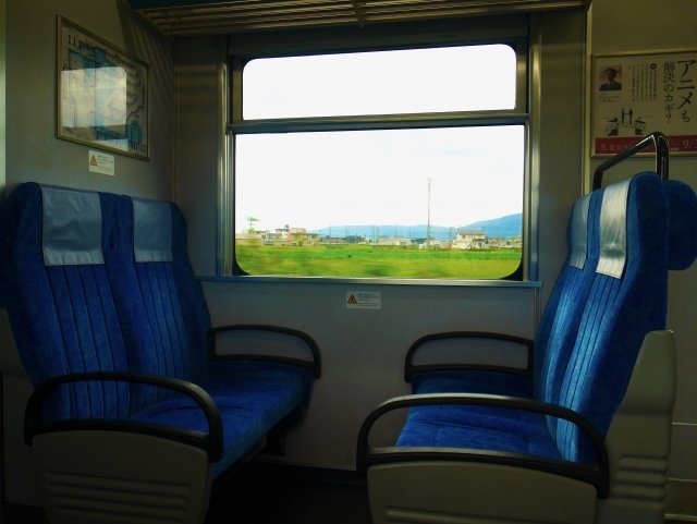 「ここ、いいですか」電車の中で声をかけてきた二人　中学生が一人旅...共に過ごした車内で起きたこと（東京都・20代男性）