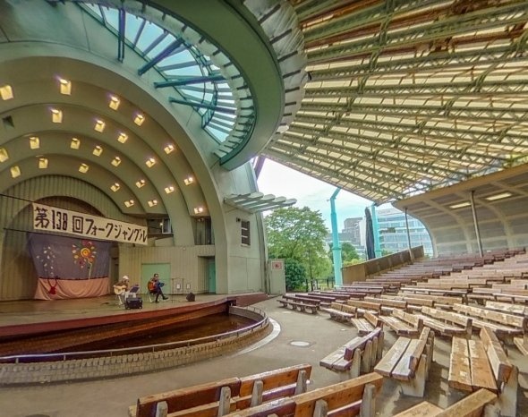 上野恩賜公園　野外ステージ　（C）Google