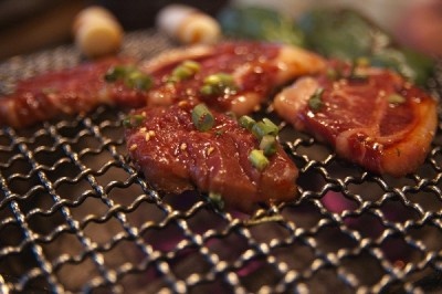 焼きは〇〇担当で！　男性は焼き肉デートで、焼き奉行を「したい」or「したくない」？