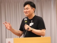 三木谷浩史氏の公式ツイッターより https://twitter.com/hmikitani