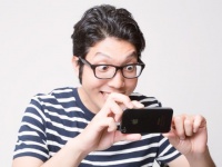 ネットで写真をアップする時は、まず服を着よう！