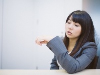 まるで女子校のノリ！　男性が近寄りたくない「ザ・女子社員」の特徴3選！