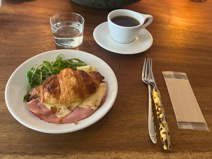 恵比寿の人気店「繁邦」の姉妹店が昨年12月にオープン！落ち着いた空間でゆったりした時間を過ごす「akao」