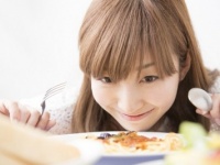 女子の本音をこっそり調査！　「食欲」「睡眠欲」「性欲」のうちもっとも強いのはどれ？
