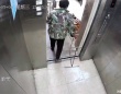 とめておこうとした？エレベーターのドアに物を挟んだ結果、しばらく乗れなくなる事態に