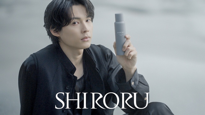 松村北斗出演！　新TVCM『シロルの黒い魔泡』篇公開！！　松村「かっこよくやらなきゃ！って一生懸命でした」