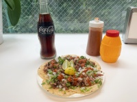 【東京・恵比寿】原宿の行列ができる人気店「TACOS 3Hermanos」が恵比寿に新店をオープン！肉汁溢れるタコスが絶品