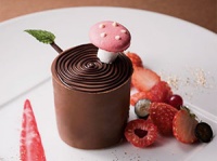 かわいいキノコが生えた“切り株”スイーツ「ル・モワニョン」期間限定で提供-ホテル阪急インターナショナル