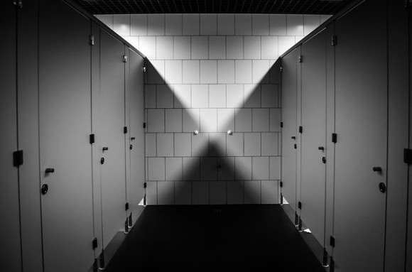 wc-265279_640_e