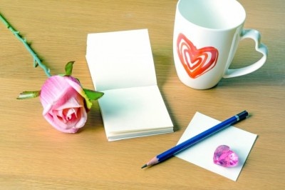 おぉ、いいね！　男性に聞く、職場のデスクにあると「女子力が高い！」と思う女性の持ち物3選