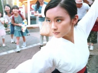 袴姿の「サムライ美少女」がキレッキレのアクションを披露する動画がカッコよすぎる