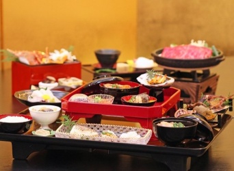 歴史を動かした会食の膳を再現