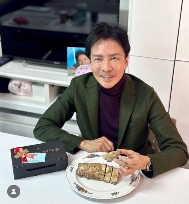 Instagram:郷ひろみ(@hiromigo_official)より