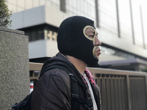 裁判所前にて