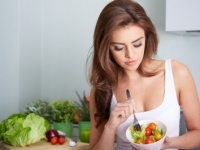 ●●すぎはNG！　健康のために食生活で気をつけていること3つ
