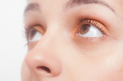 乙女の鼻毛事情！　どうやって処理してる？　「彼氏の●●を拝借して」「毛抜きでブチッ」