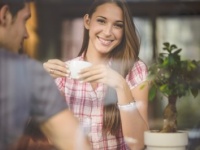 もしも旦那さん以外に惹かれる男性ができたら？　63％の既婚女性が選んだのは……！