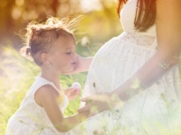 妊婦の前で「絶対してはいけない」6つの行動