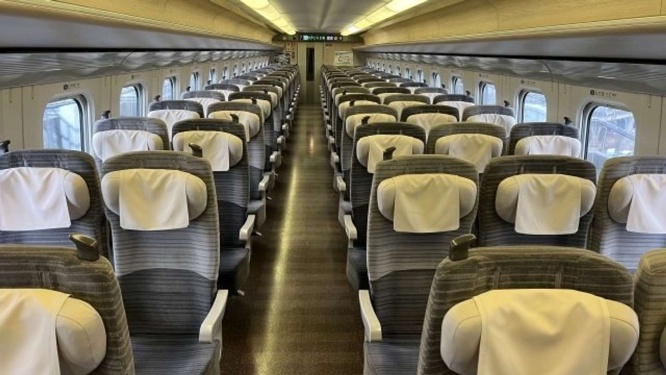 岩手から戻る新幹線で（画像はphotoAC）