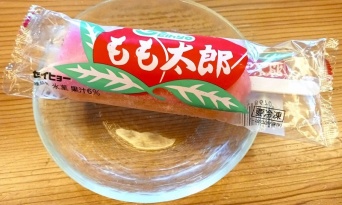 一口で「脳がバグる」　新潟ご当地アイス「もも太郎」の情報量が多すぎた