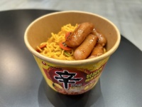 オーダーメイド化粧水に辛ラーメンの新作も！　アラサー女子が次なるトレンドを発掘してみた